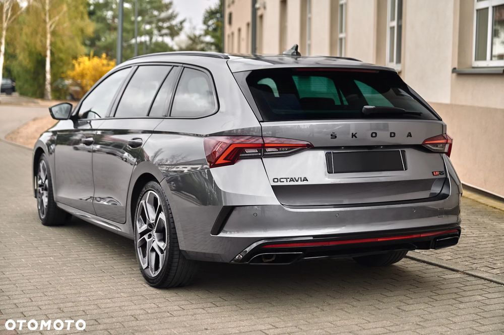 Skoda Octavia 2.0 TSI DSG RS - 15
