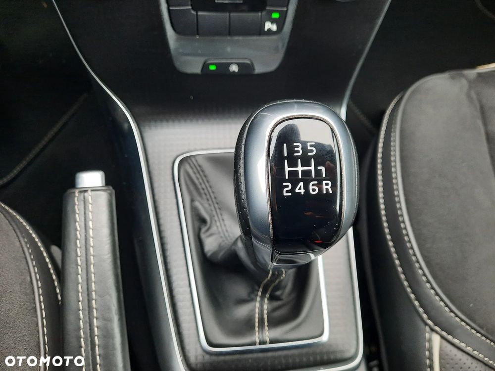 Volvo V40 D2 RDesign - 23