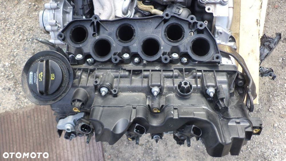 Pokrywa zaworów AUDI 3.0 TDI DEW 059103470CT 059103469DC - 2