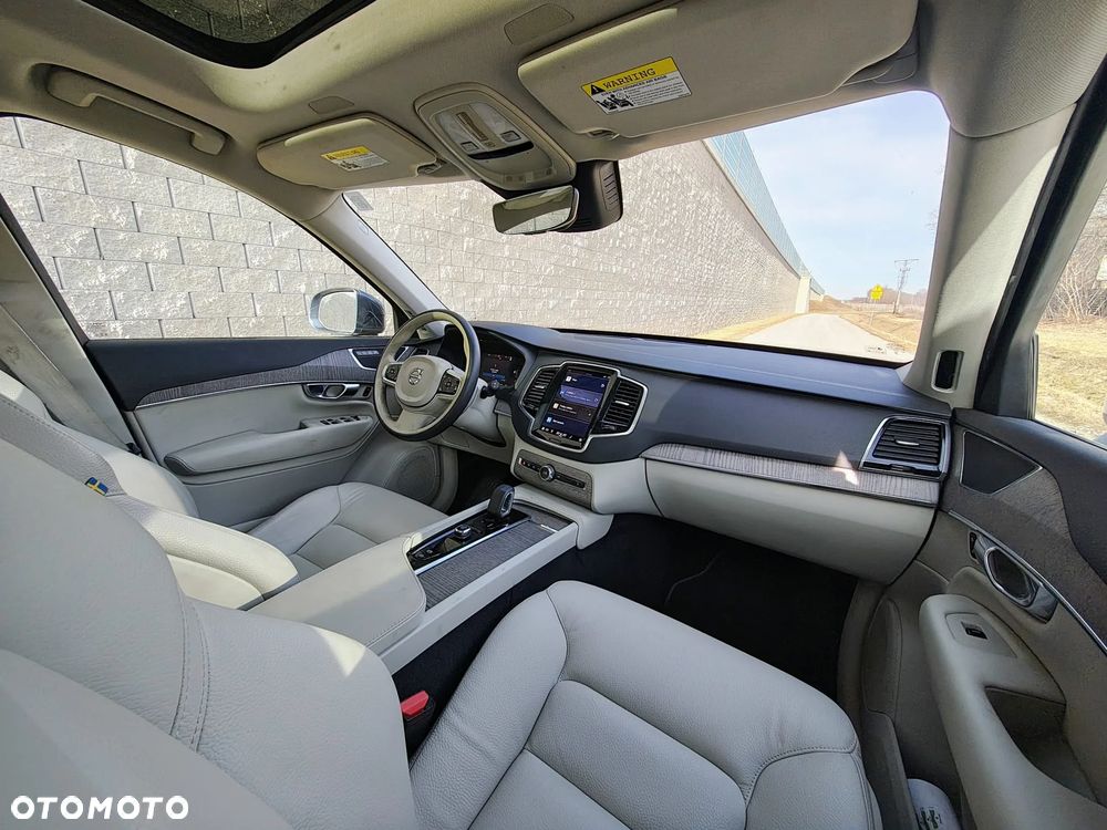 Volvo XC 90 - 9