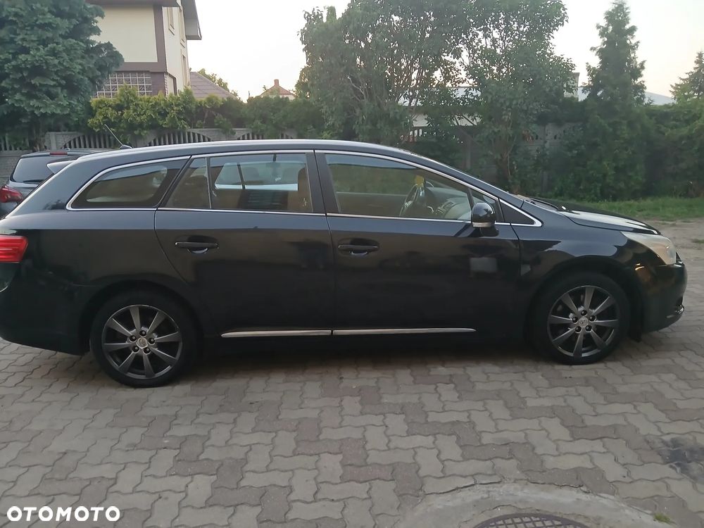 Toyota Avensis - 9