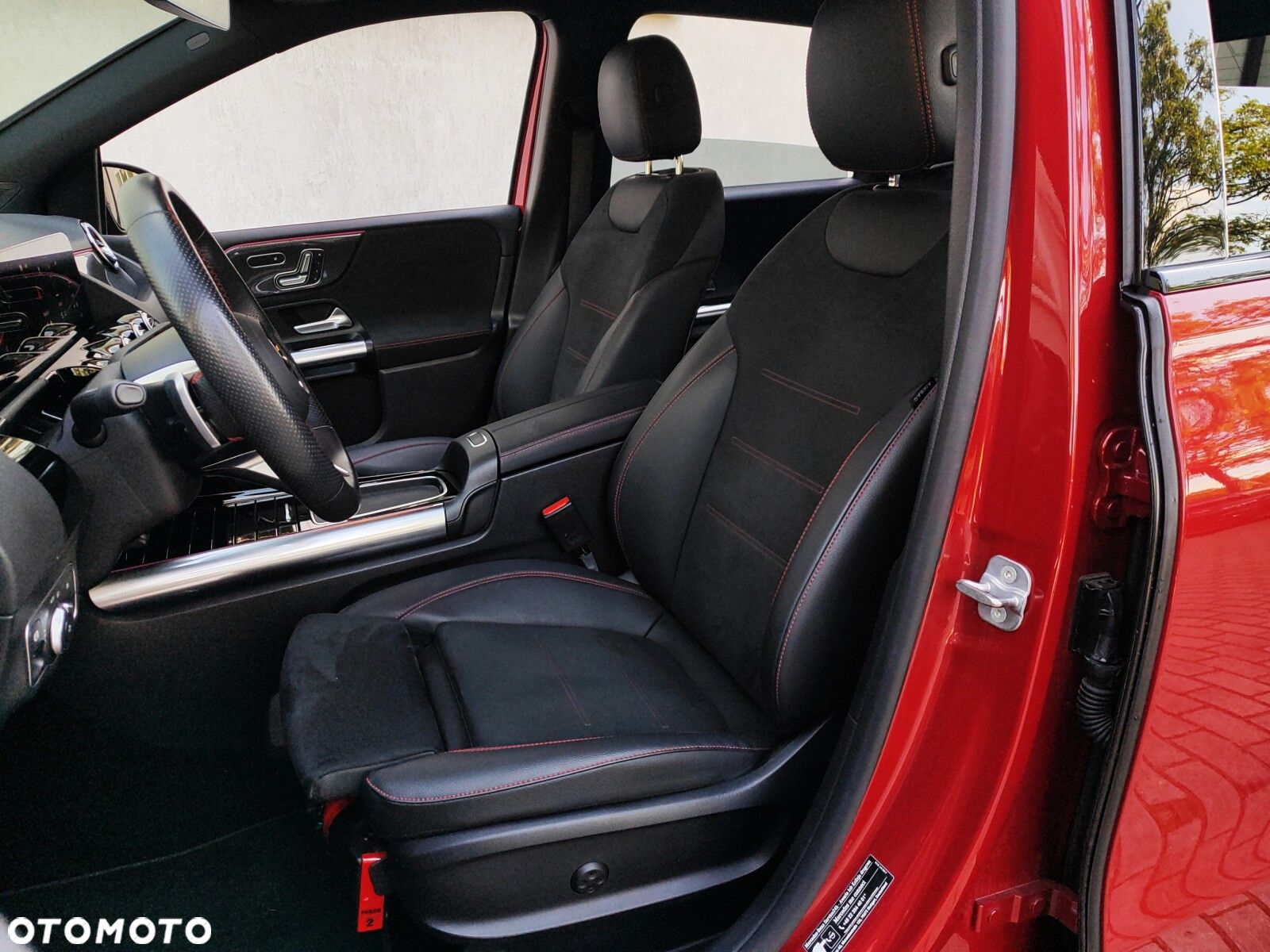 Mercedes-Benz Klasa B 220 4-Matic AMG Line 7G-DCT - 11