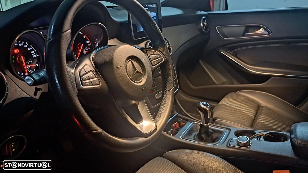 Mercedes-Benz CLA 180 d Shooting Brake - 6