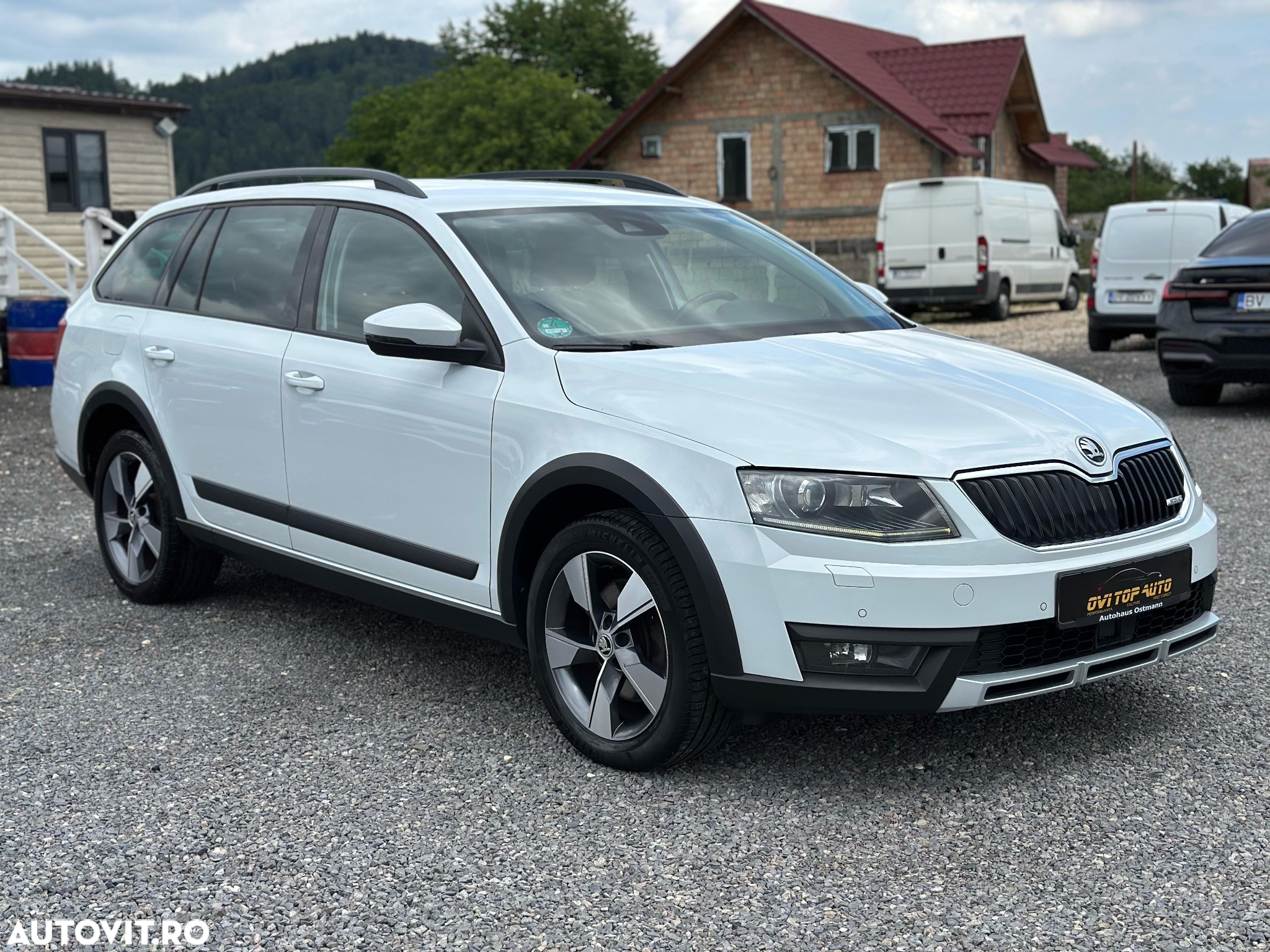 Skoda Octavia 2.0 TDI 4x4 DSG Scout - 3