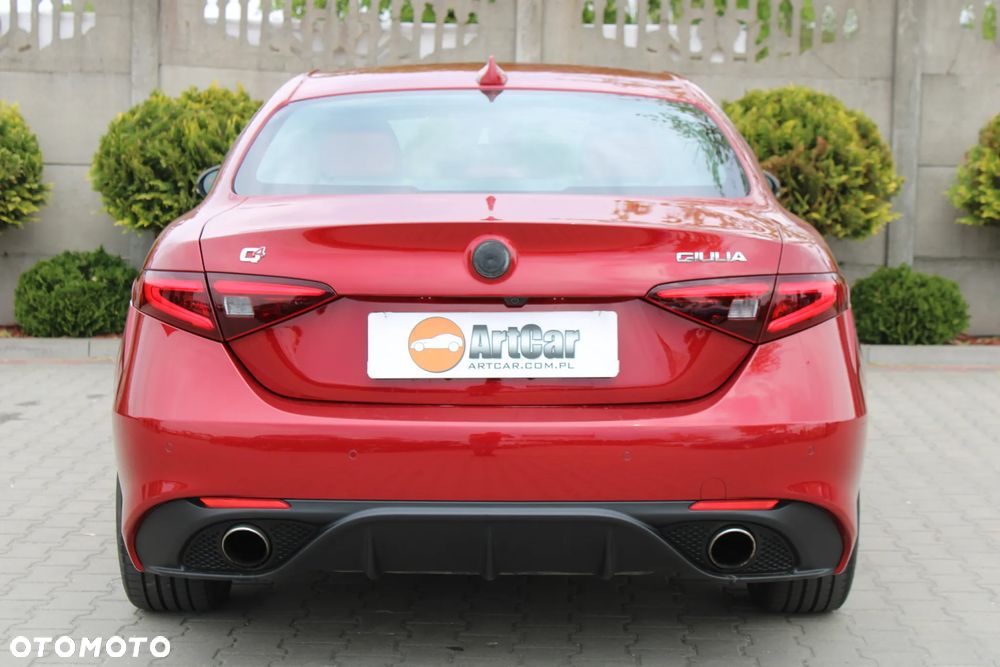 Alfa Romeo Giulia 2.0 Turbo 16V AT8-Q4 Veloce Ti - 16