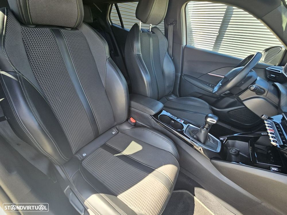 Peugeot 2008 1.2 PureTech GT - 27