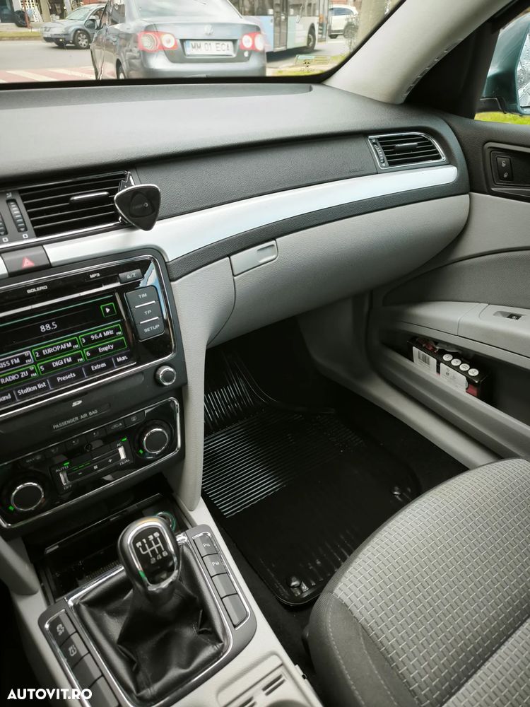 Skoda Superb Combi 2.0 TDI Ambition - 9