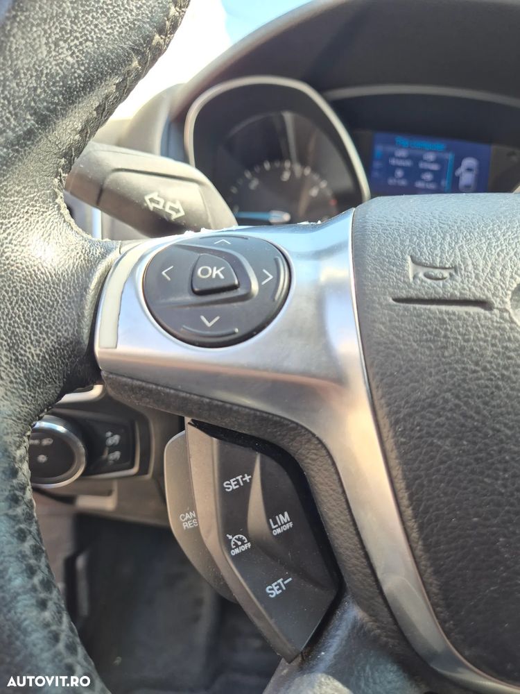 Ford Focus 1.6 TDCi DPF SYNC Edition - 17