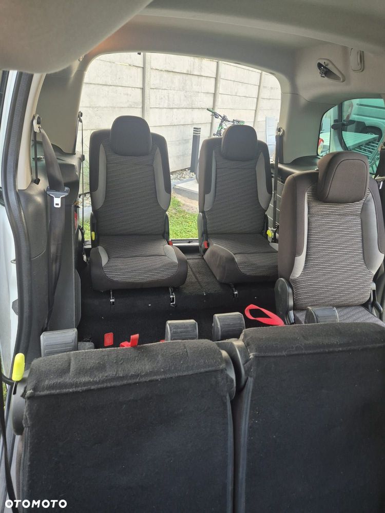 Peugeot Partner 1.6 HDi Outdoor 7os - 15