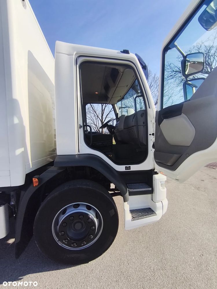 DAF DAF LF 250 / FA 290 / Izoterma / Winda / Holandia / Przebieg 241000 km /18 palet - 19