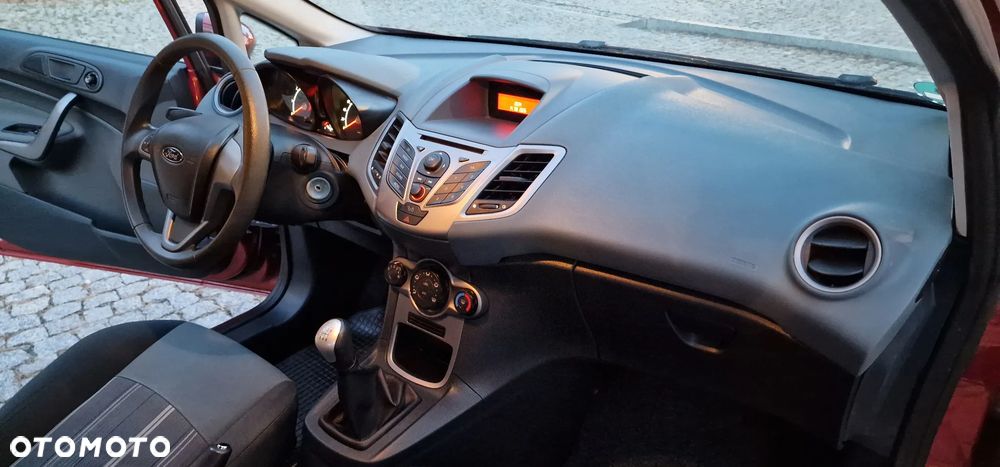 Ford Fiesta 1.25 Ambiente EU5 - 21