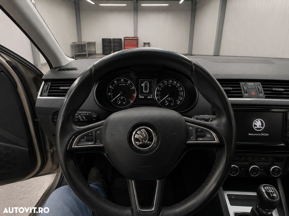 Skoda Octavia 1.8 TSI STYLE - 6