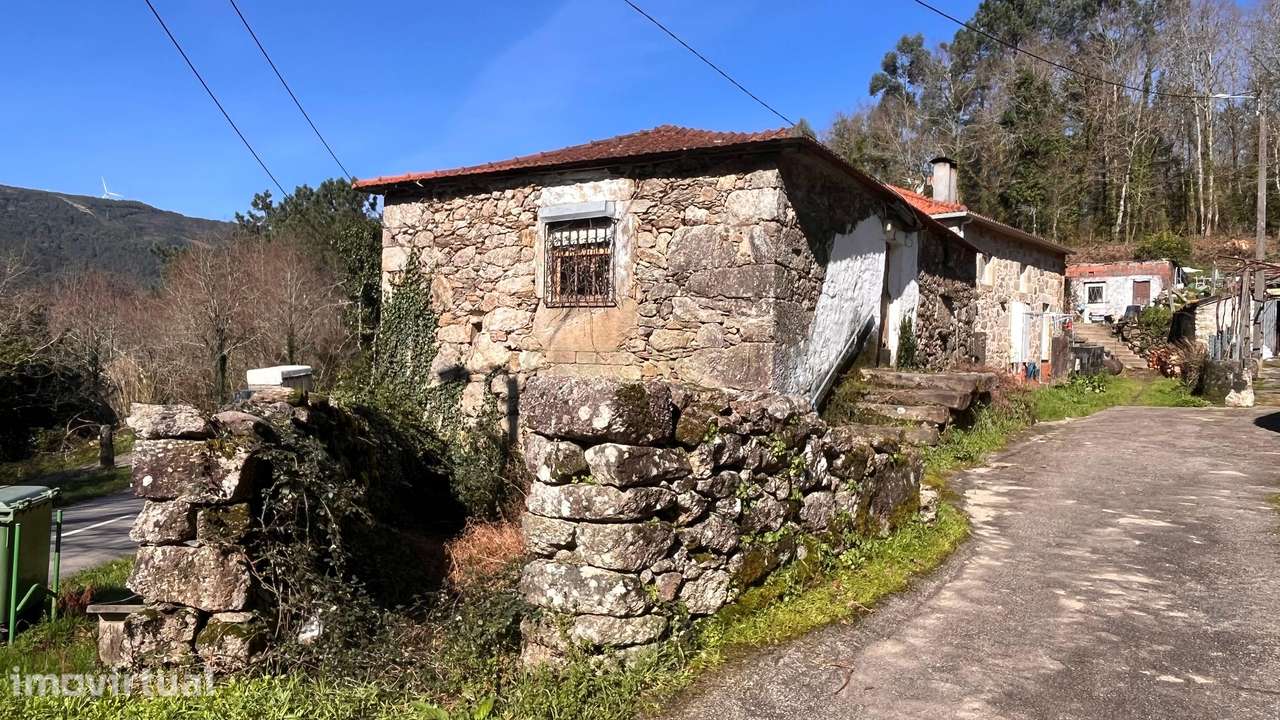 Ruína com projecto aprovado em Gondar -Vila Nova de Cerveira
