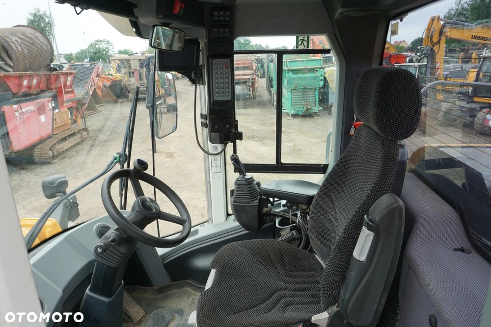 Liebherr L566 XPower - 23