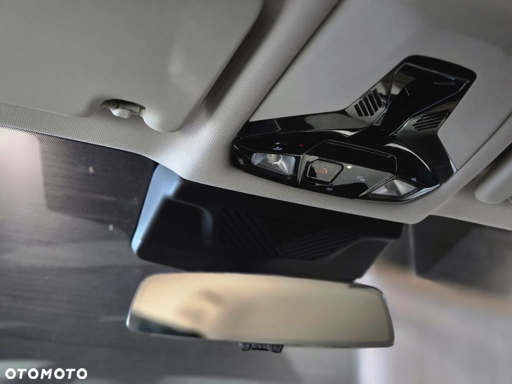 BMW X1 sDrive18i - 17