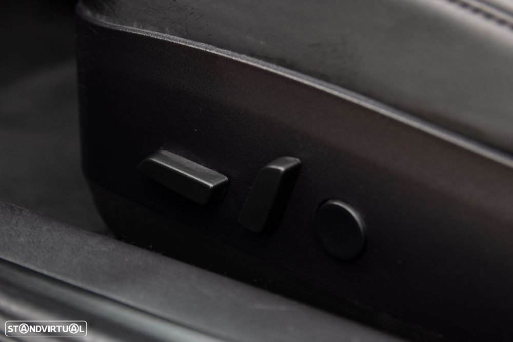 Tesla Model 3 Long-Range Dual Motor AWD - 42