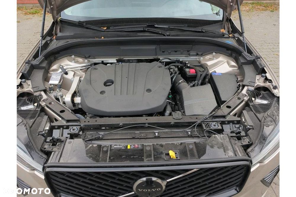 Volvo XC 60 B5 B AWD Ultra Dark - 16