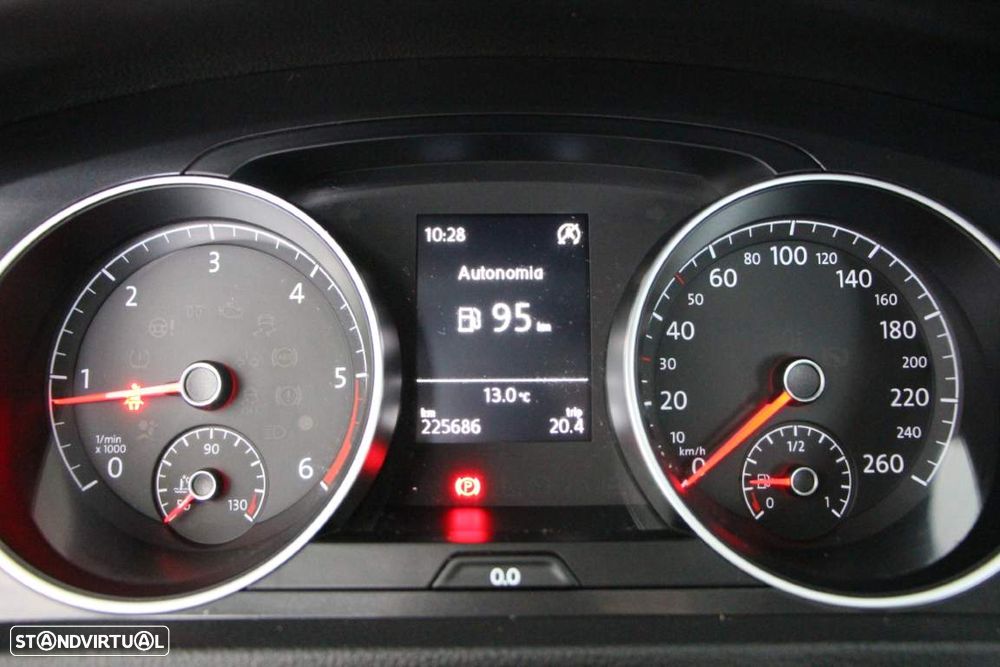 VW Golf 1.6 TDI Trendline - 8