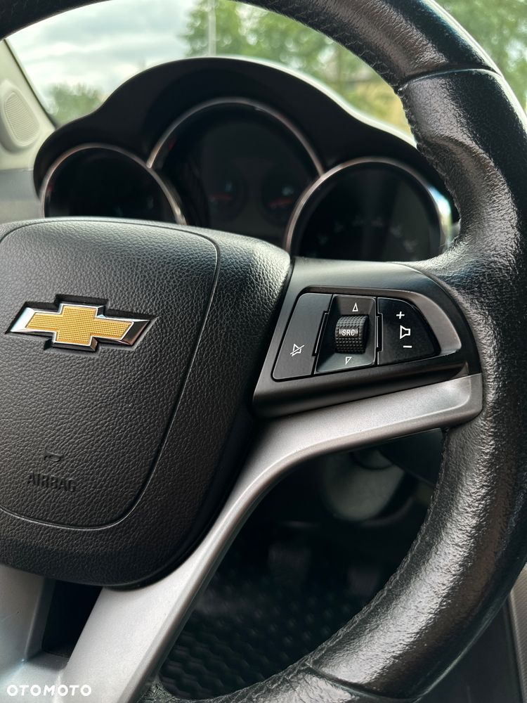 Chevrolet Cruze - 19
