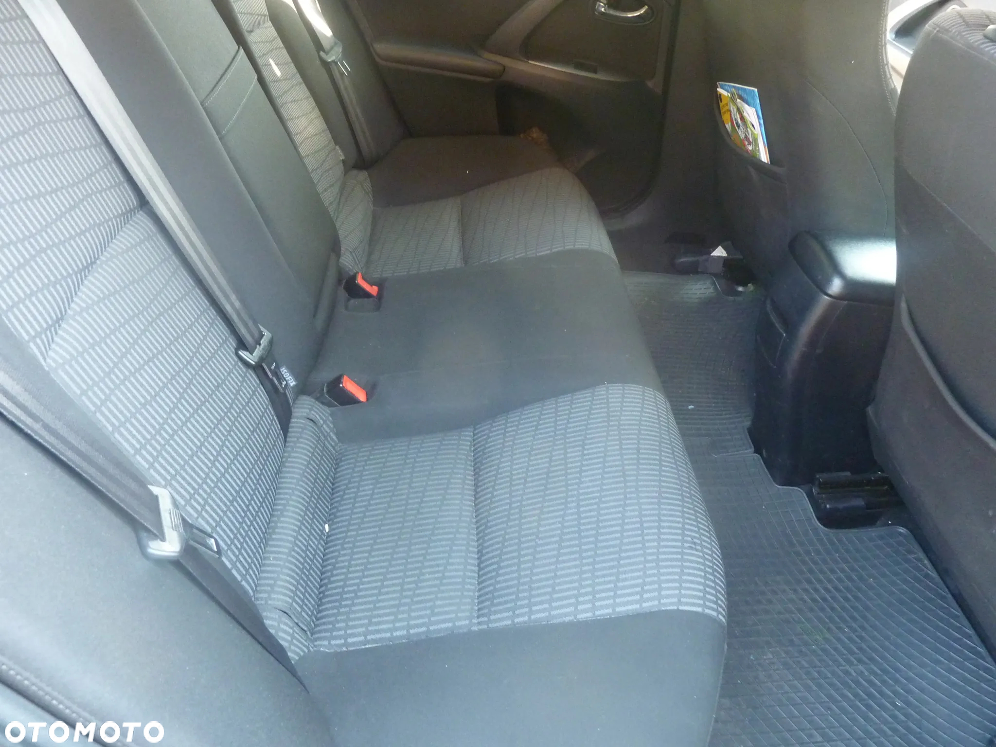 Toyota Avensis - 5
