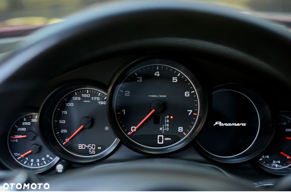 Porsche Panamera 4 PDK - 34
