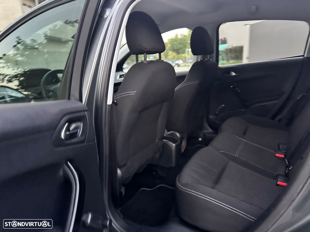 Peugeot 208 1.6 BlueHDi Style - 35