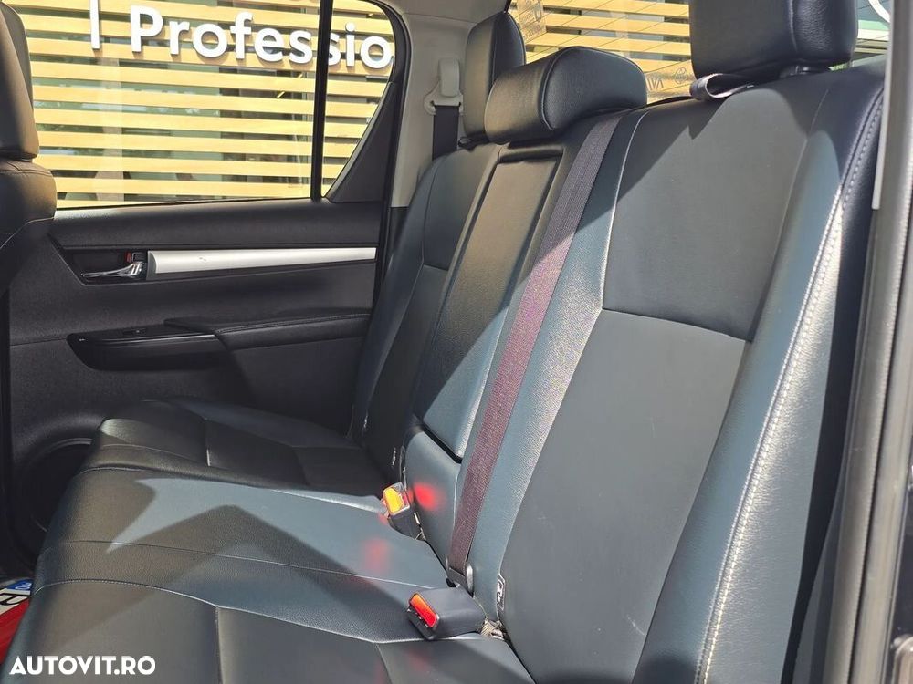 Toyota Hilux 2.4D 150CP 4x4 Double Cab AT Executive - 17