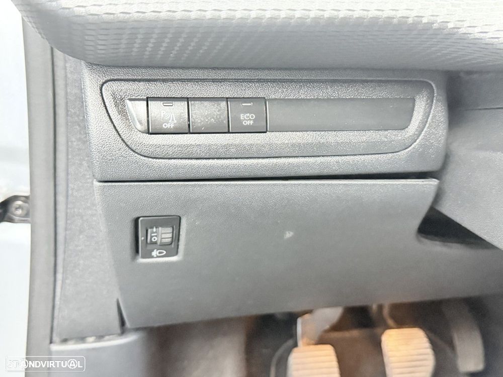 Peugeot 208 1.2 PureTech Allure - 22