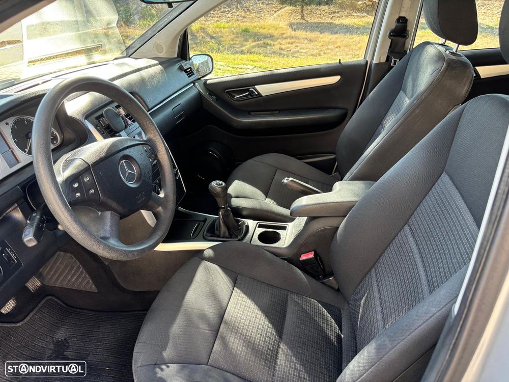 Mercedes-Benz B 180 CDi - 2