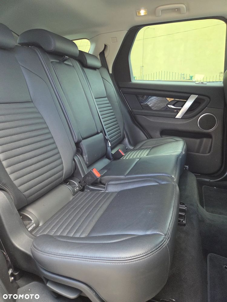 Land Rover Discovery Sport 2.0 D165 mHEV SE - 17