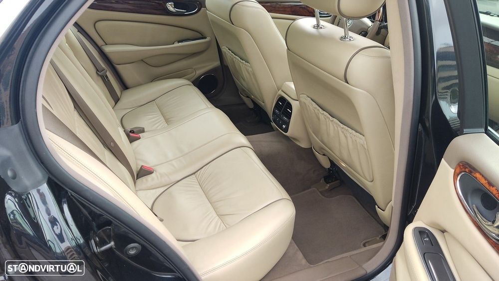 Jaguar XJ XJ6 2.7 D V6 Executive - 12