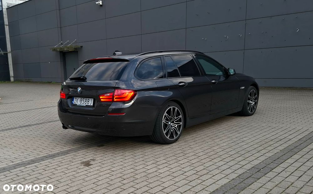 BMW Seria 5 525d - 10