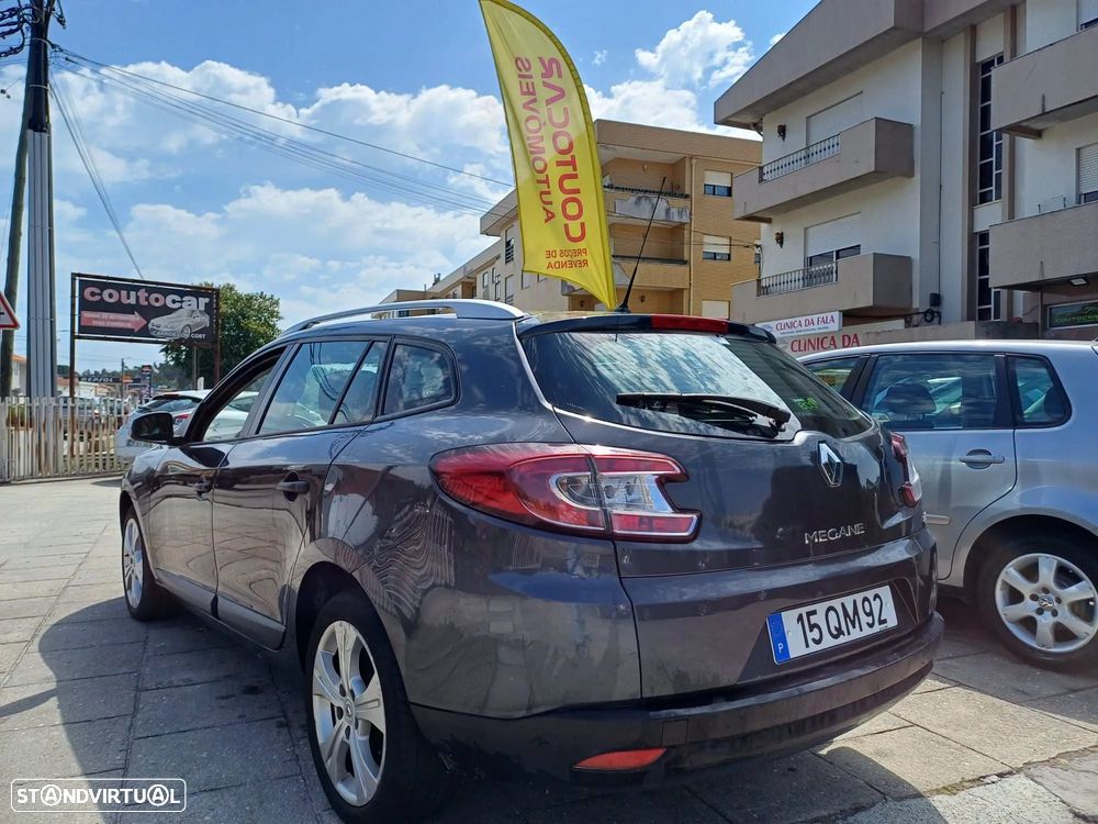 Renault Mégane 1.5 dCi Dynamique - 4