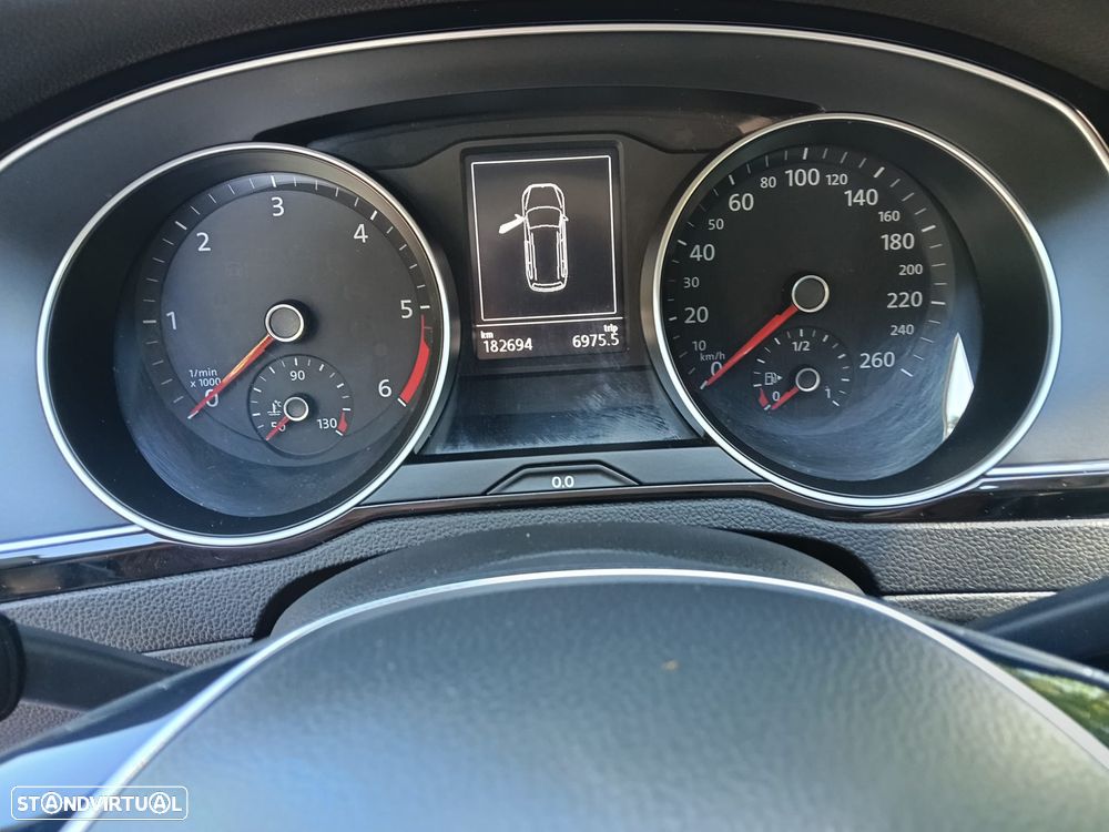 VW Passat Variant 2.0 TDI (BlueMotion ) Trendline - 9