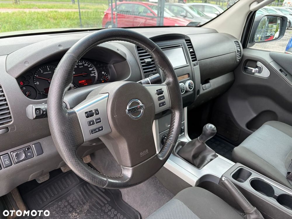 Nissan Navara 2.5 D LE Long - 8