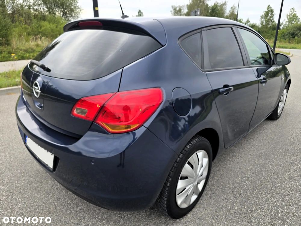 Opel Astra 1.6 Cosmo - 29