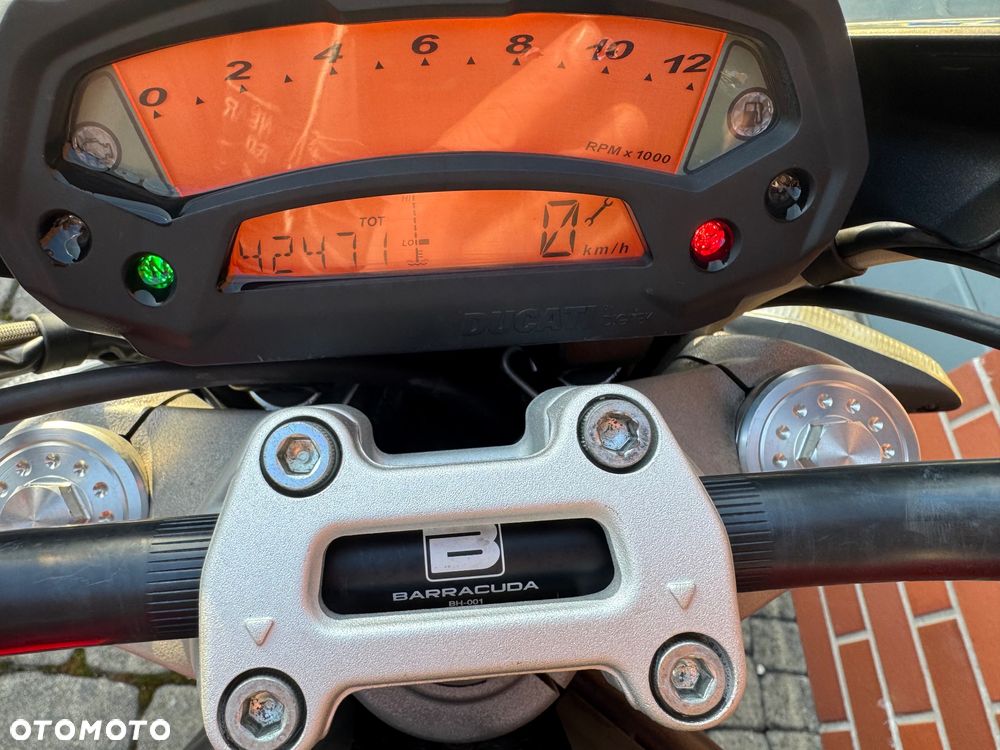 Ducati Monster - 11