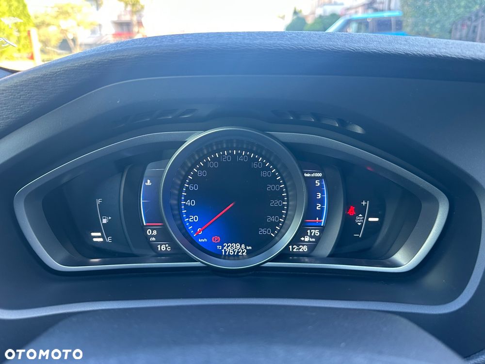 Volvo V40 D2 Drive-E R-Design Momentum - 27