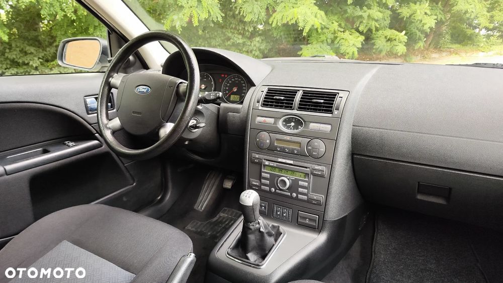 Ford Mondeo 1.8 Trend - 29