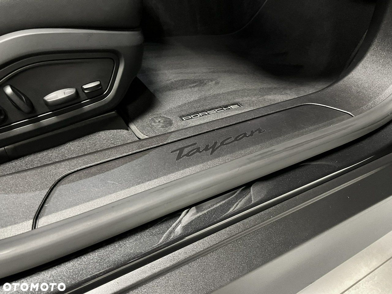 Porsche Taycan Sport Turismo Performance Plus - 21