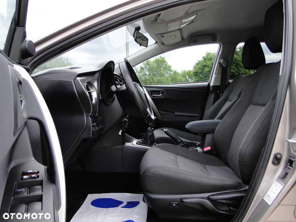 Toyota Auris 2.0 D-4D Prestige - 5