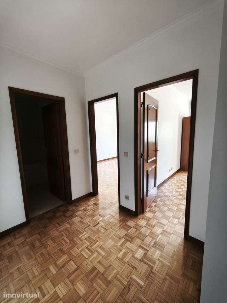 Apart T2 Cond Fech Quinta da Ramada, junto à Est de Metro Rio Tinto. - Grande imagem: 5/18