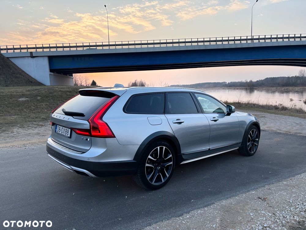 Volvo V90 Cross Country T5 AWD Pro - 4