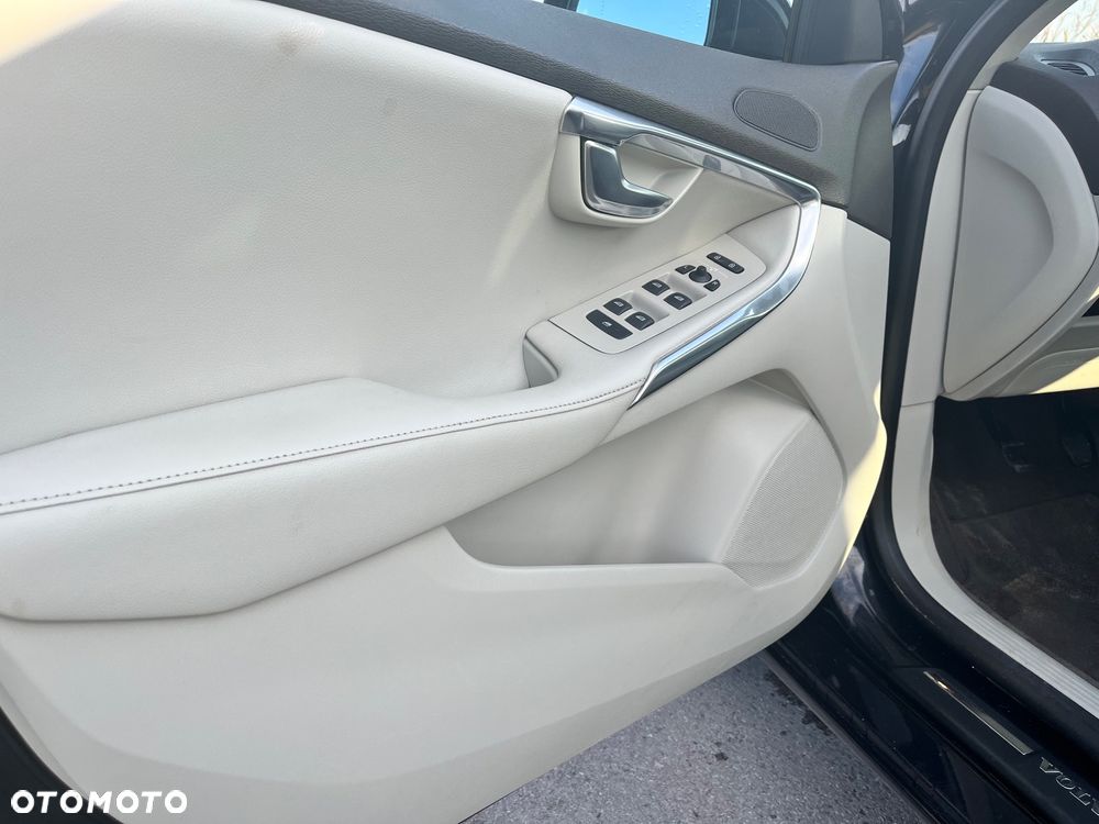 Volvo V40 ver-t3-momentum - 12