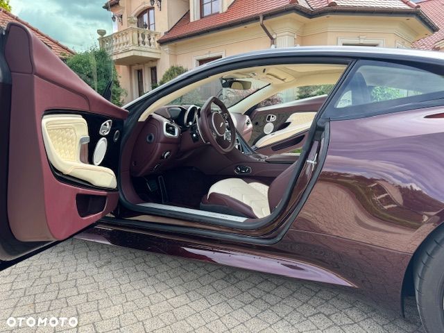 Aston Martin DBS Superleggera Standard - 3