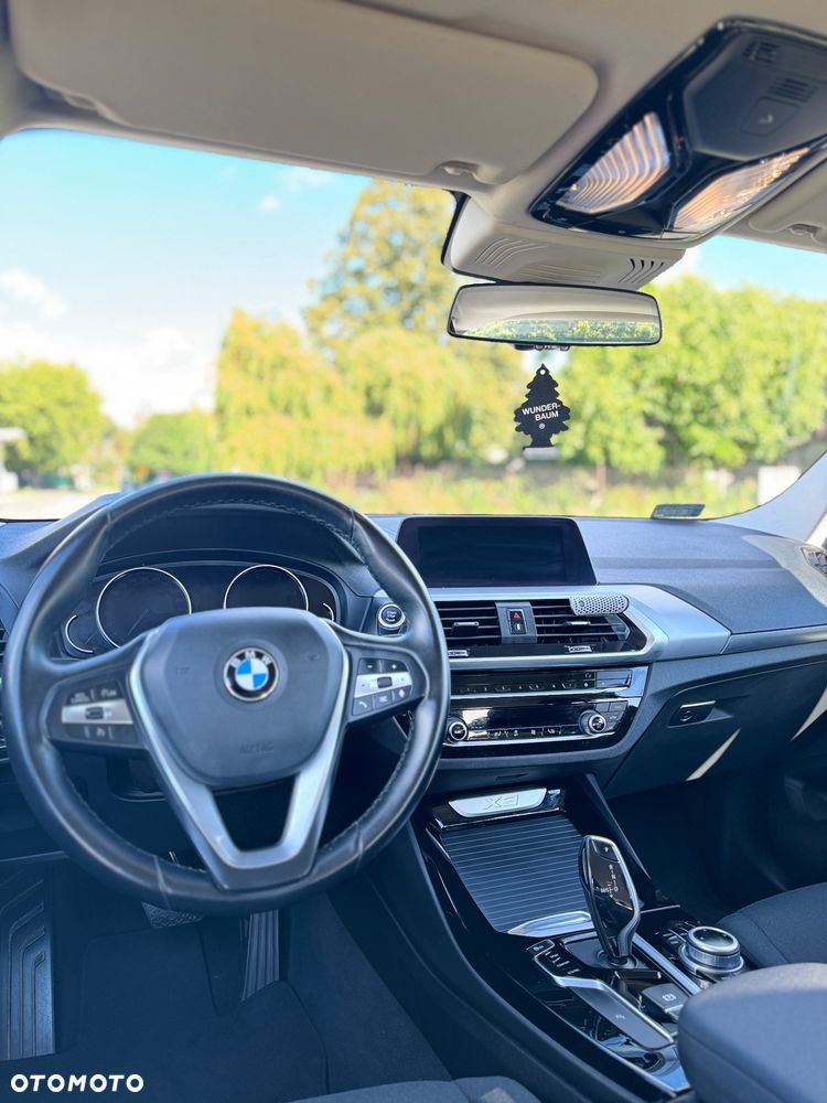 BMW X3 sDrive18d mHEV - 12