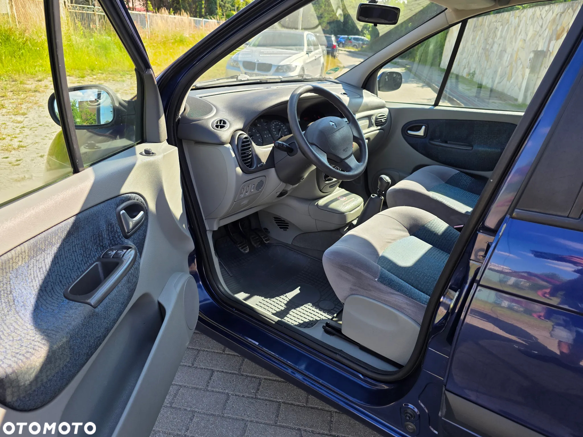 Renault Scenic 1.4 16V Family - 8