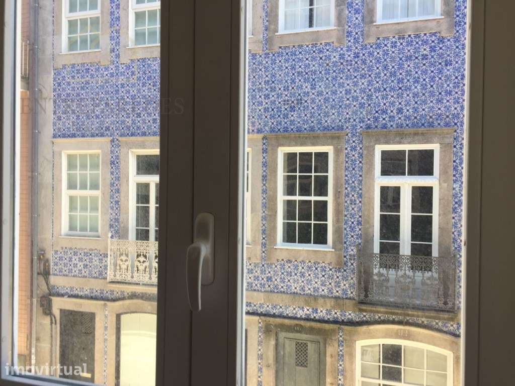 Para arrendar apartamento T0 mobilado e equipado no coração do Port... - Grande imagem: 3/16