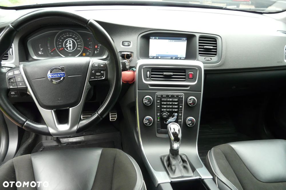 Volvo V60 D4 AWD Geartronic - 18