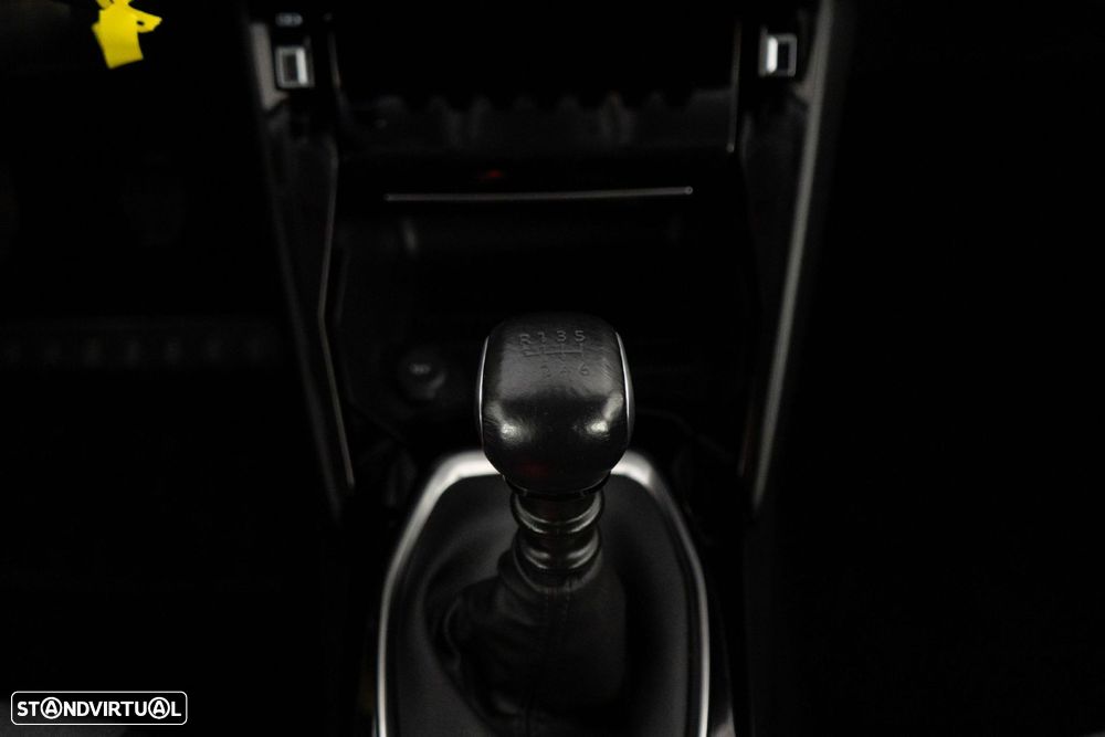 Peugeot 2008 1.2 PureTech Allure Pack - 24